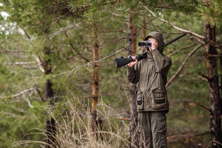 Best Elk Hunting Boots For Comfortable Tracking (2023)